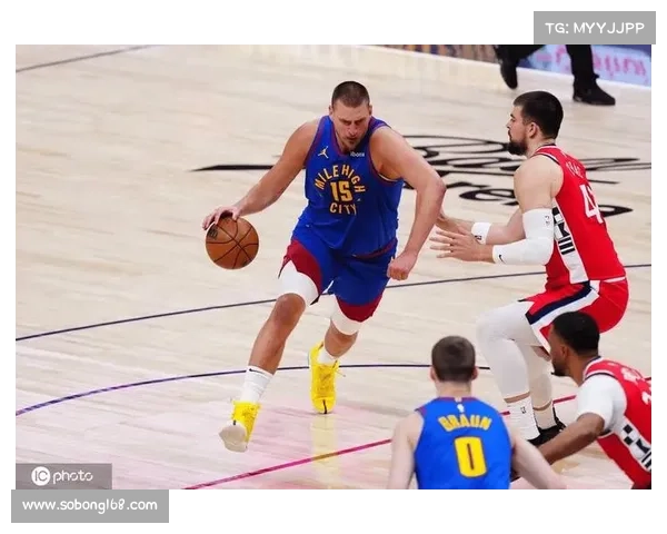 掘金季前赛展现强劲势头 新援融入顺利 约基奇出场受限仍彰显统治力